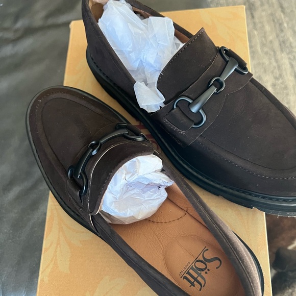 BNWB Sofft size 8 chocolate loafers - Picture 3 of 5